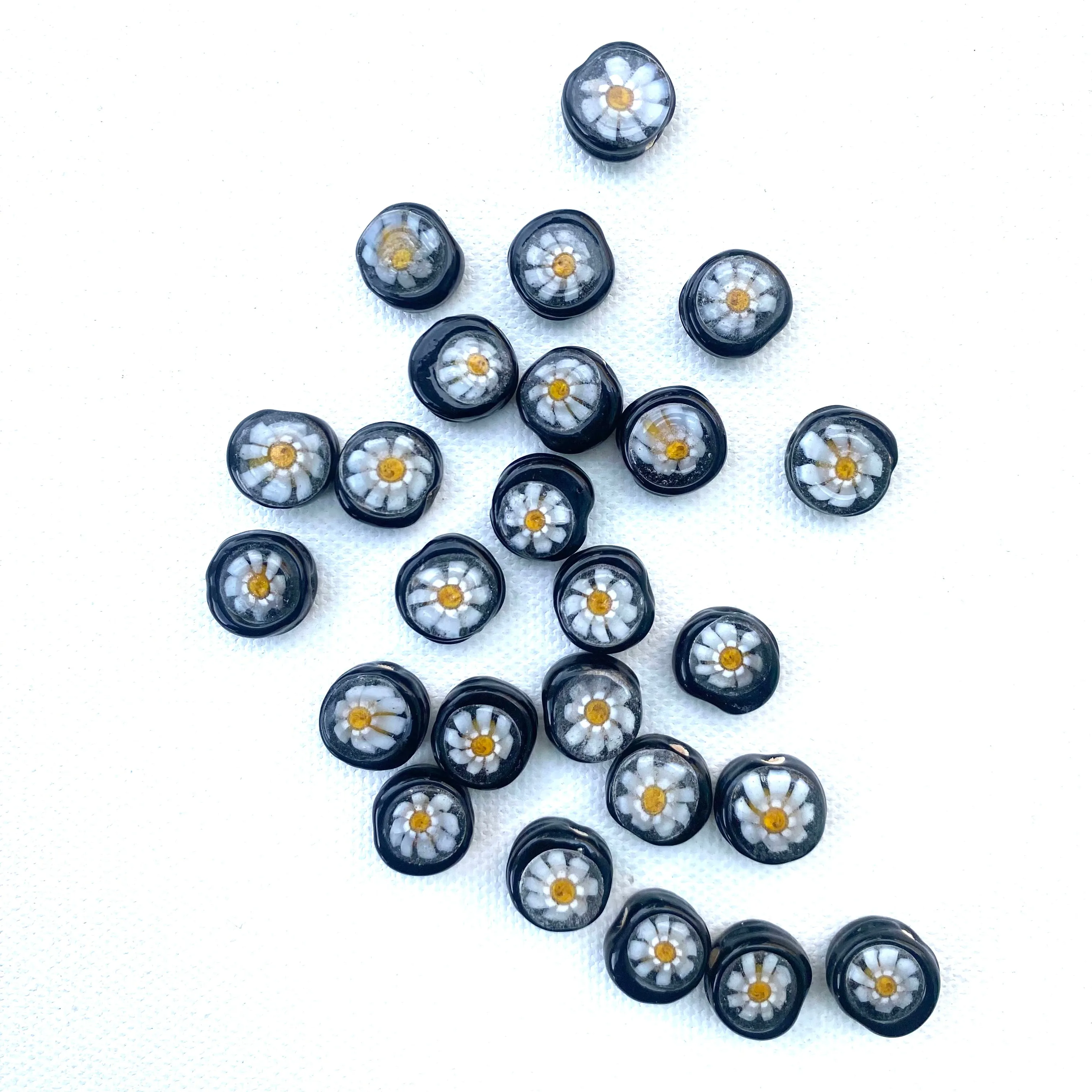 Daisy Glass Beads - 25pcs