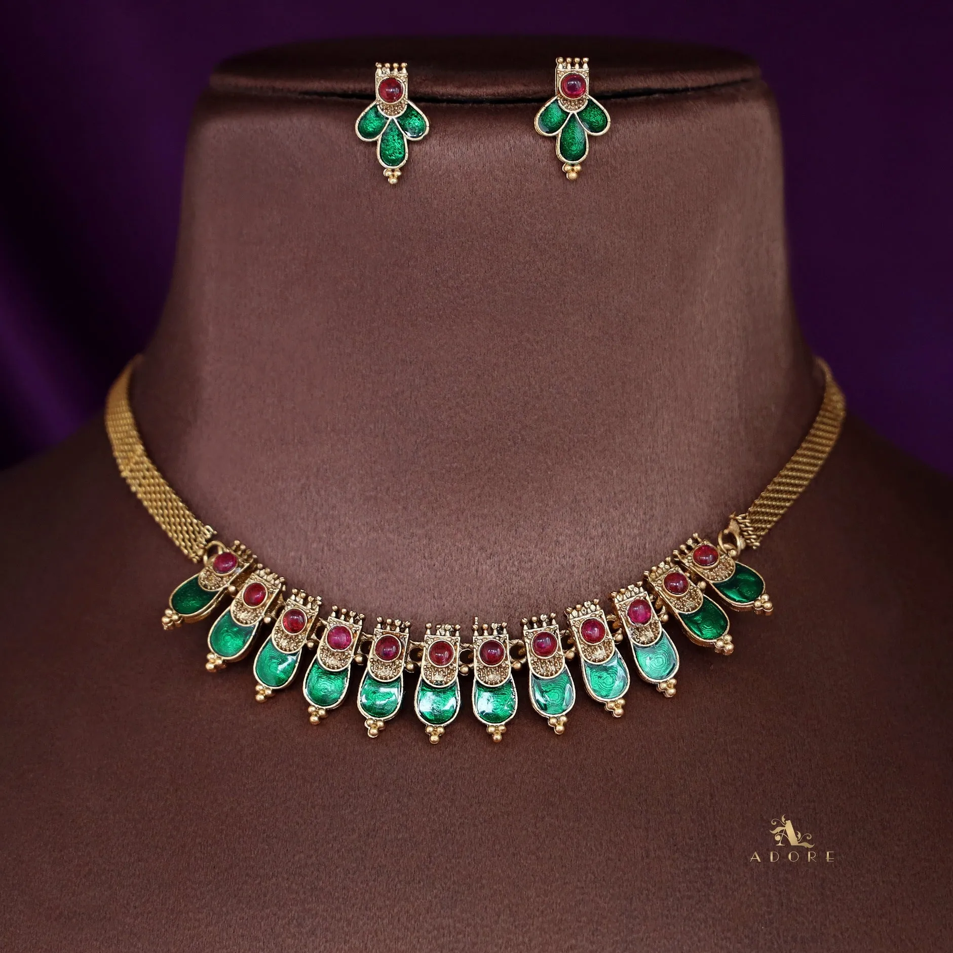 Dhruvi Enamel Circle Stone Short Neckpiece With Stud