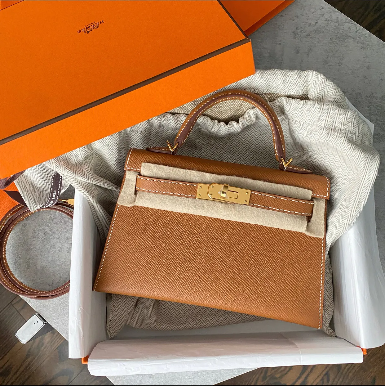 Hermes 2022 Mini Kelly Sellier 20cm Gold Epsom GHW Full Set